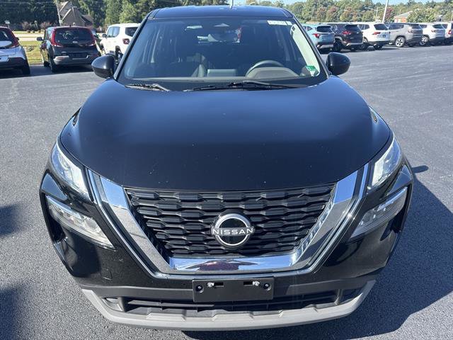 Used 2023 Nissan Rogue SV image 2