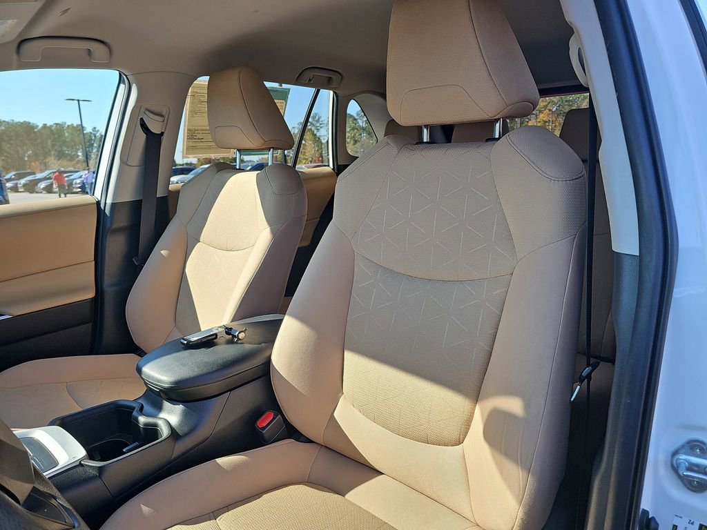 Used 2023 Toyota RAV4 XLE image 19