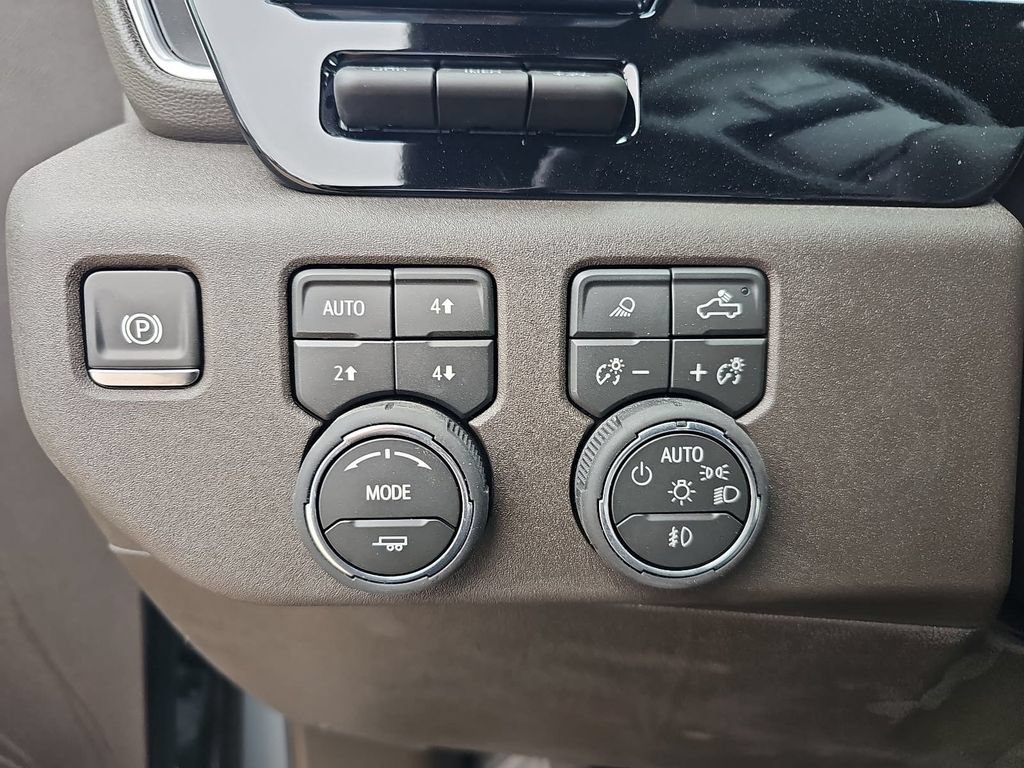 New 2026 Chevrolet Silverado 1500 LTZ w/ Technology Package AWD/4WD image 26