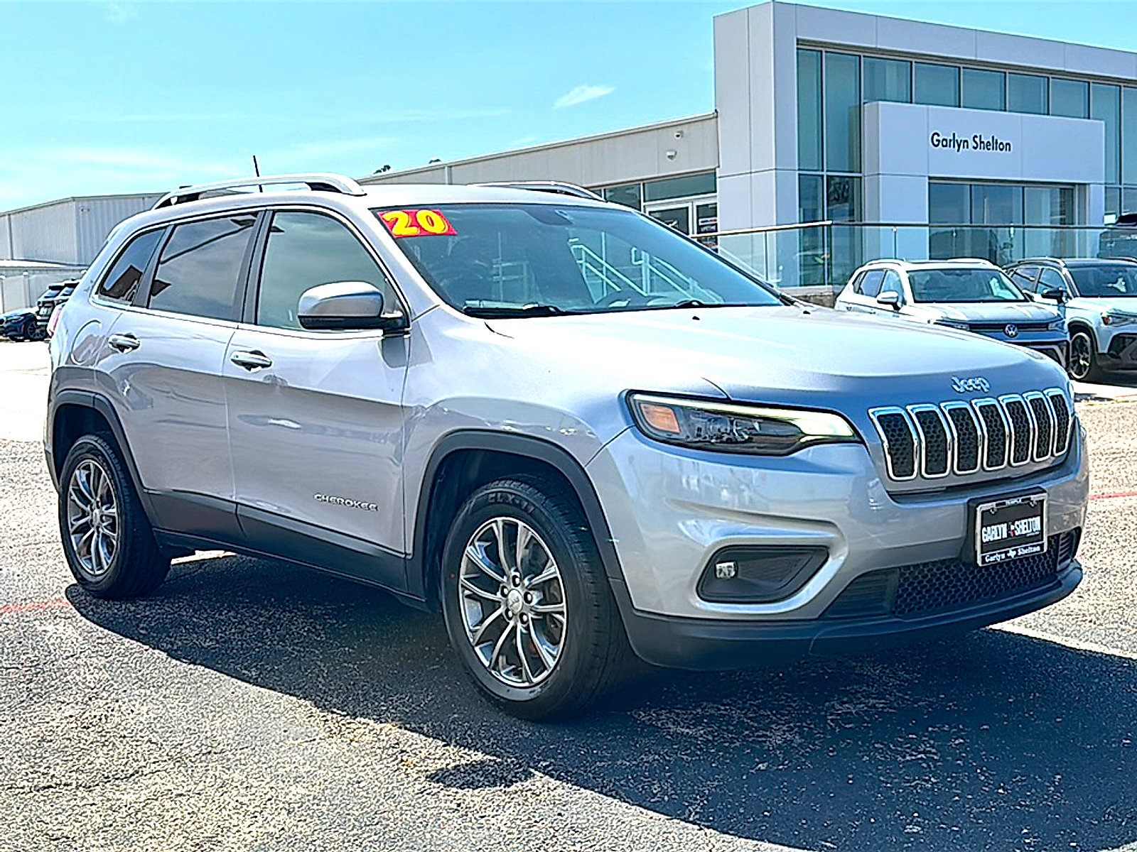 Used 2020 Jeep Cherokee Latitude Plus FWD image 10