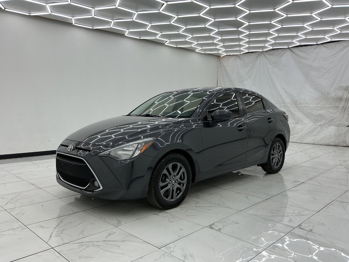 Used 2019 Toyota Yaris LE FWD image 6