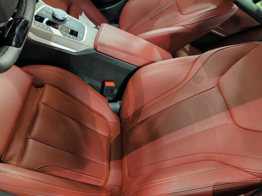 Certified 2025 BMW 330i xDrive Sedan AWD/4WD image 6