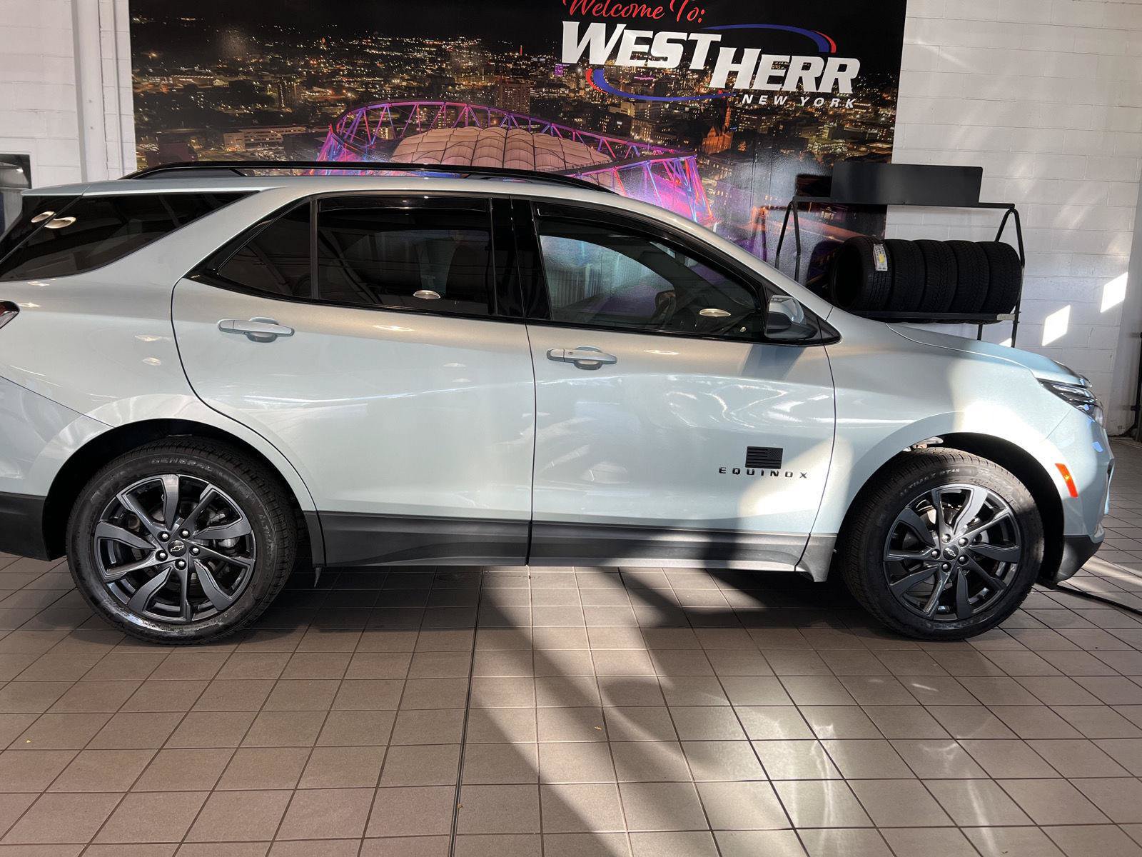 Used 2022 Chevrolet Equinox RS AWD/4WD image 27