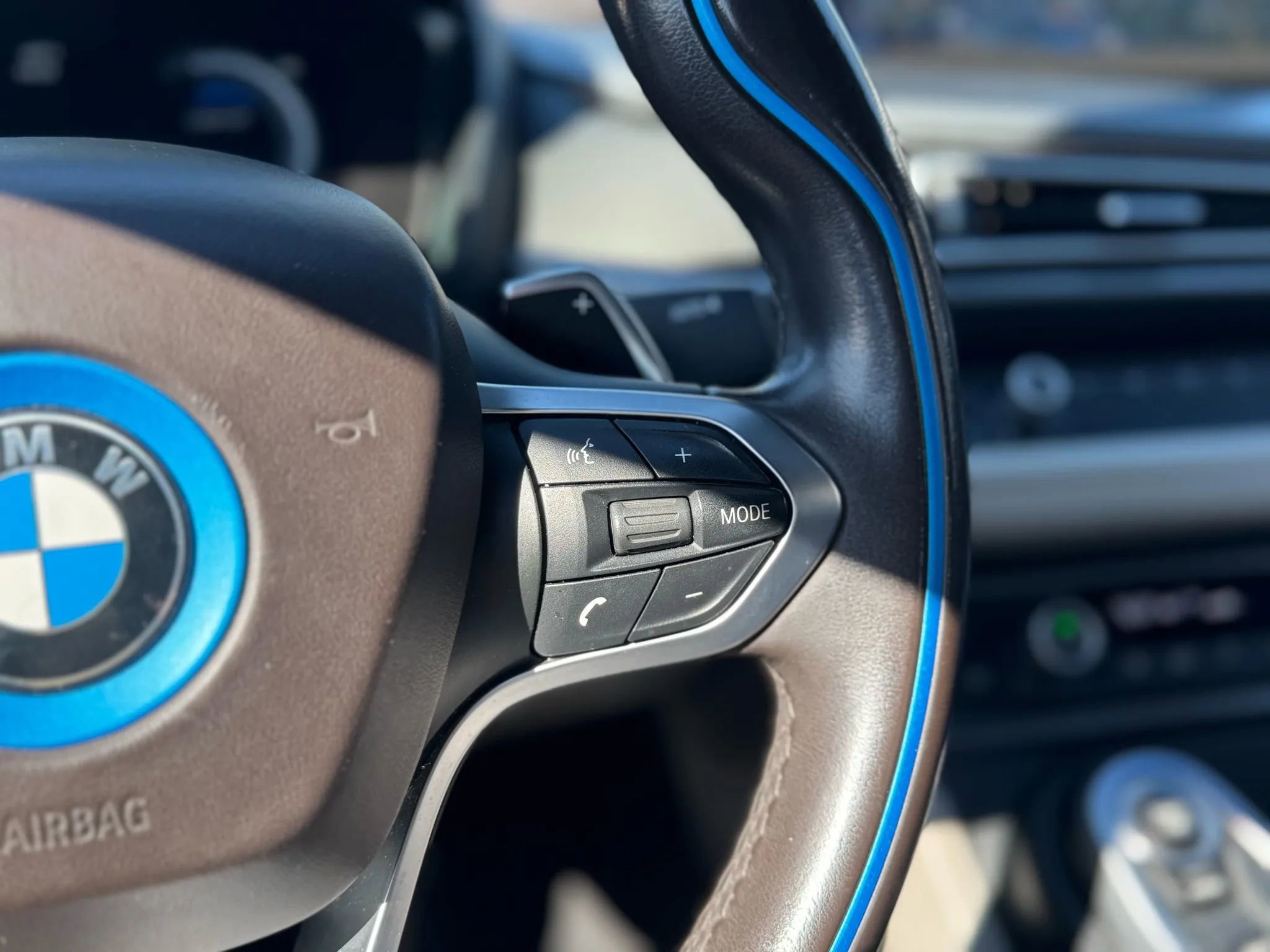 Used 2017 BMW i8 image 32