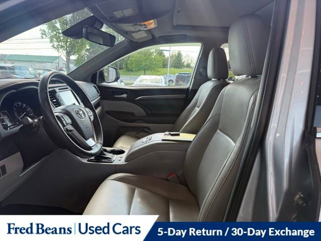 Used 2019 Toyota Highlander Limited AWD/4WD image 15