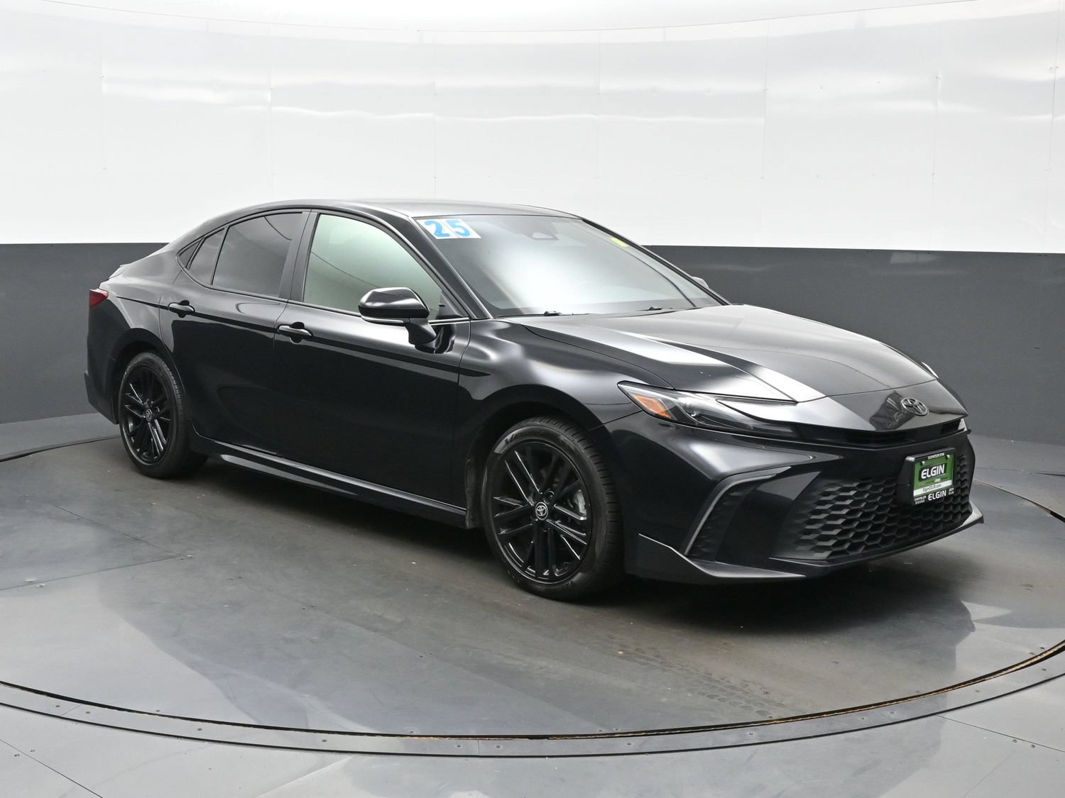 Used 2025 Toyota Camry SE AWD/4WD image 11