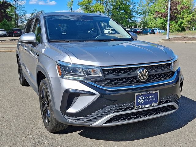 Certified 2023 Volkswagen Taos SE w/ Panoramic Sunroof Package AWD/4WD image 2