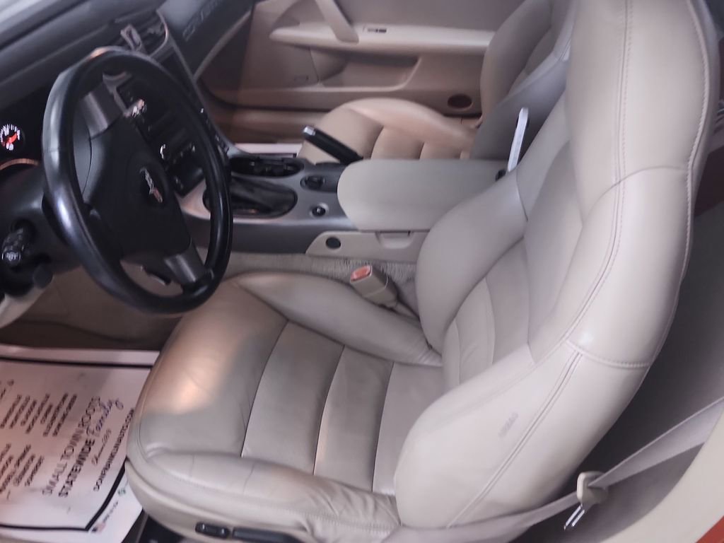 Used 2006 Chevrolet Corvette Convertible w/ Preferred Equipment Group RWD image 11