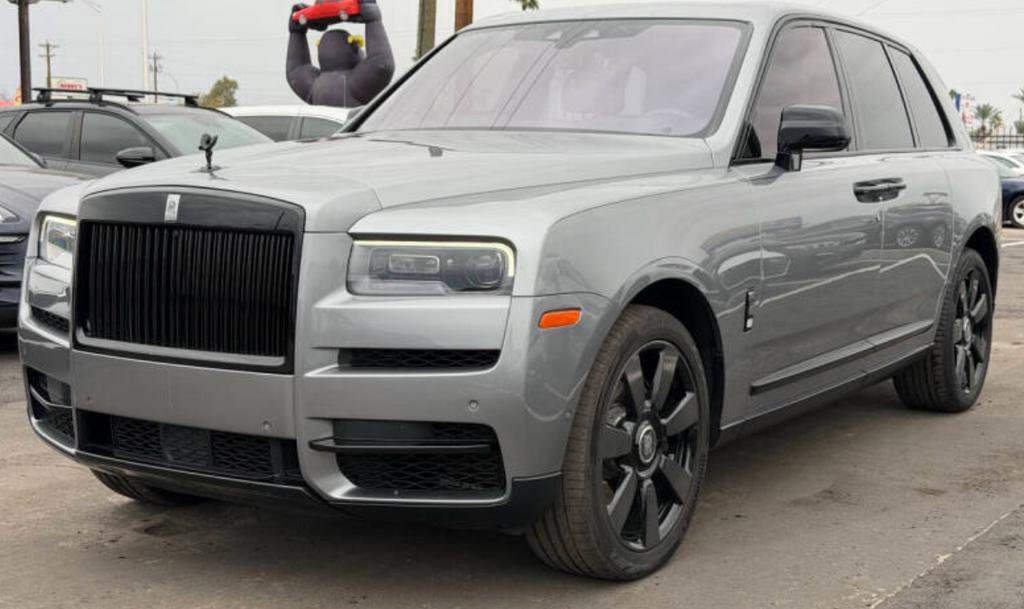Used 2023 Rolls-Royce Cullinan image 1