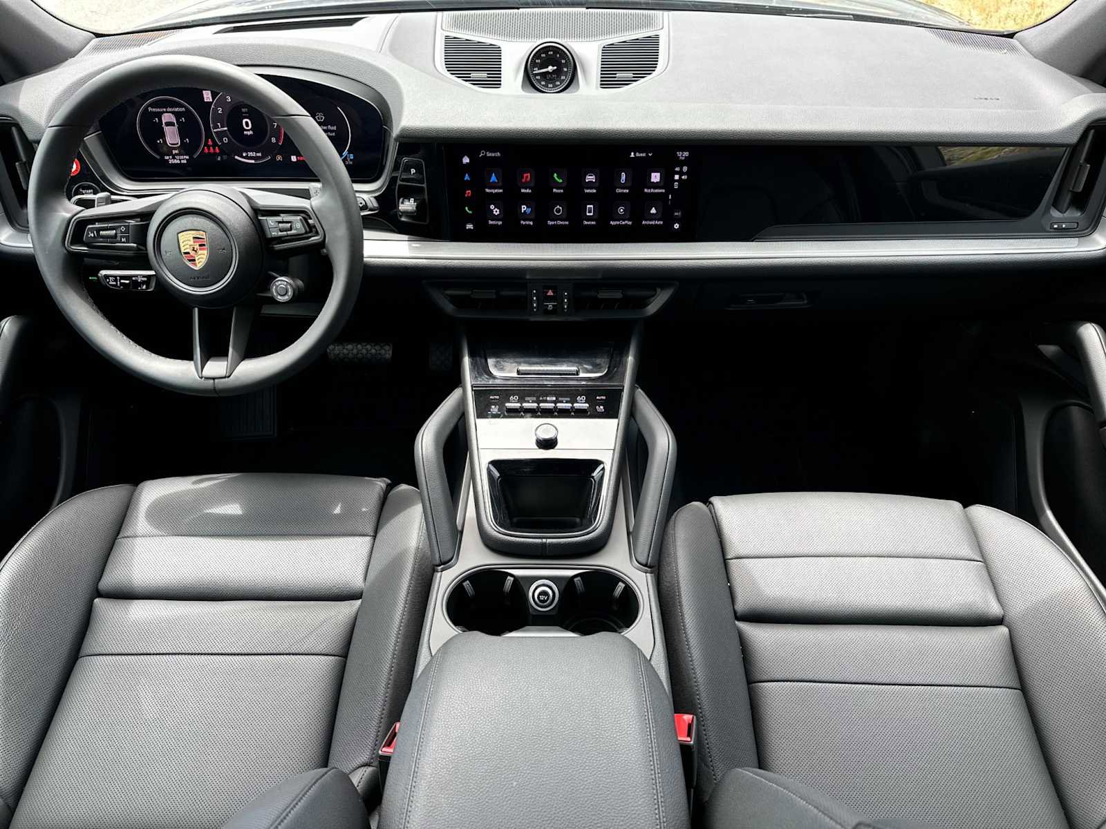 Certified 2025 Porsche Cayenne image 6