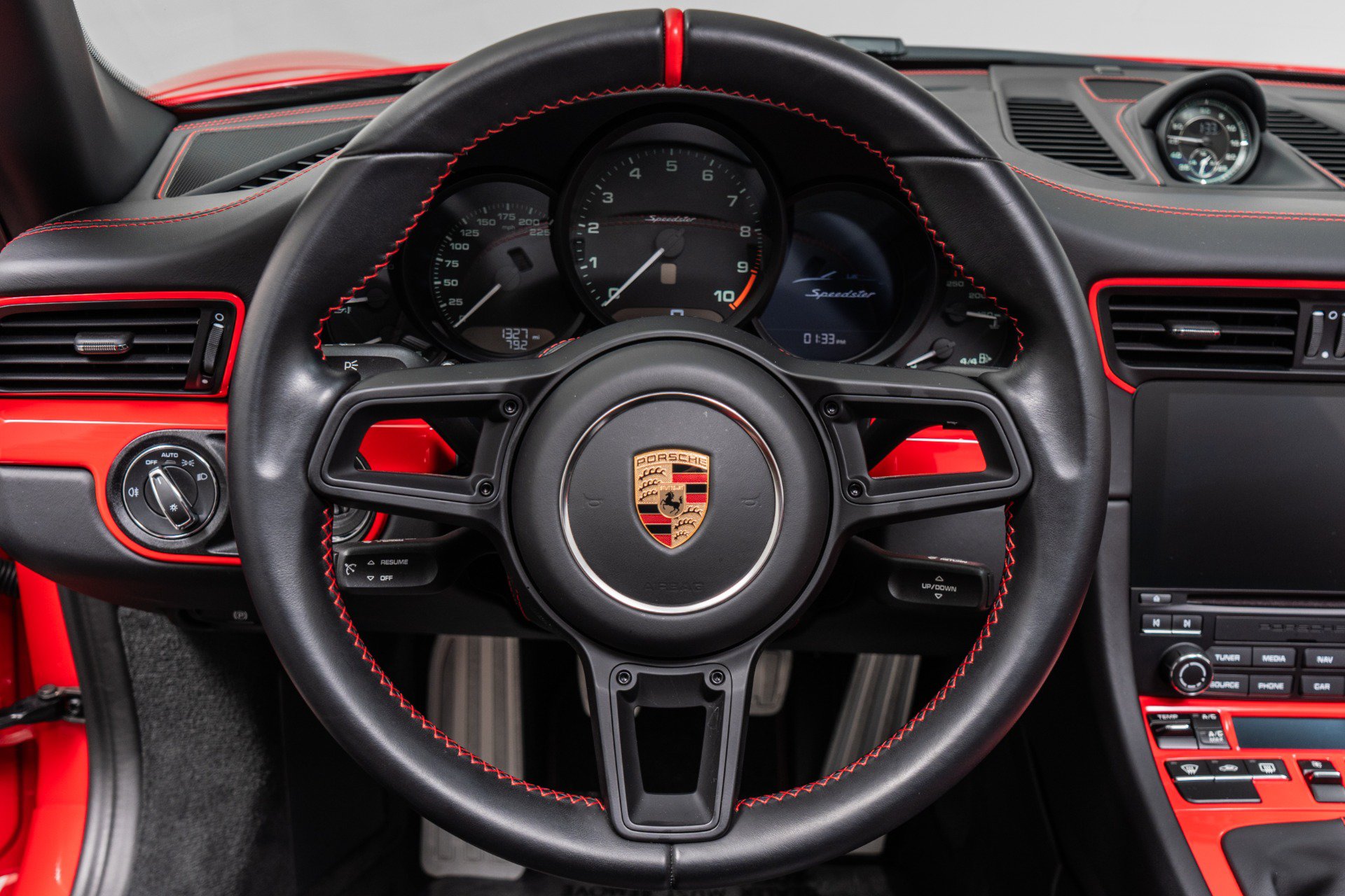 Used 2019 Porsche 911 Speedster RWD image 14