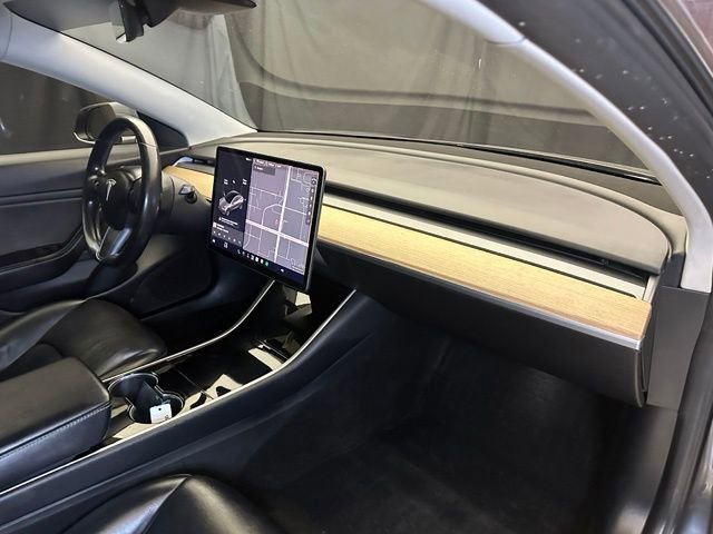 Used 2018 Tesla Model 3 Long Range RWD image 17