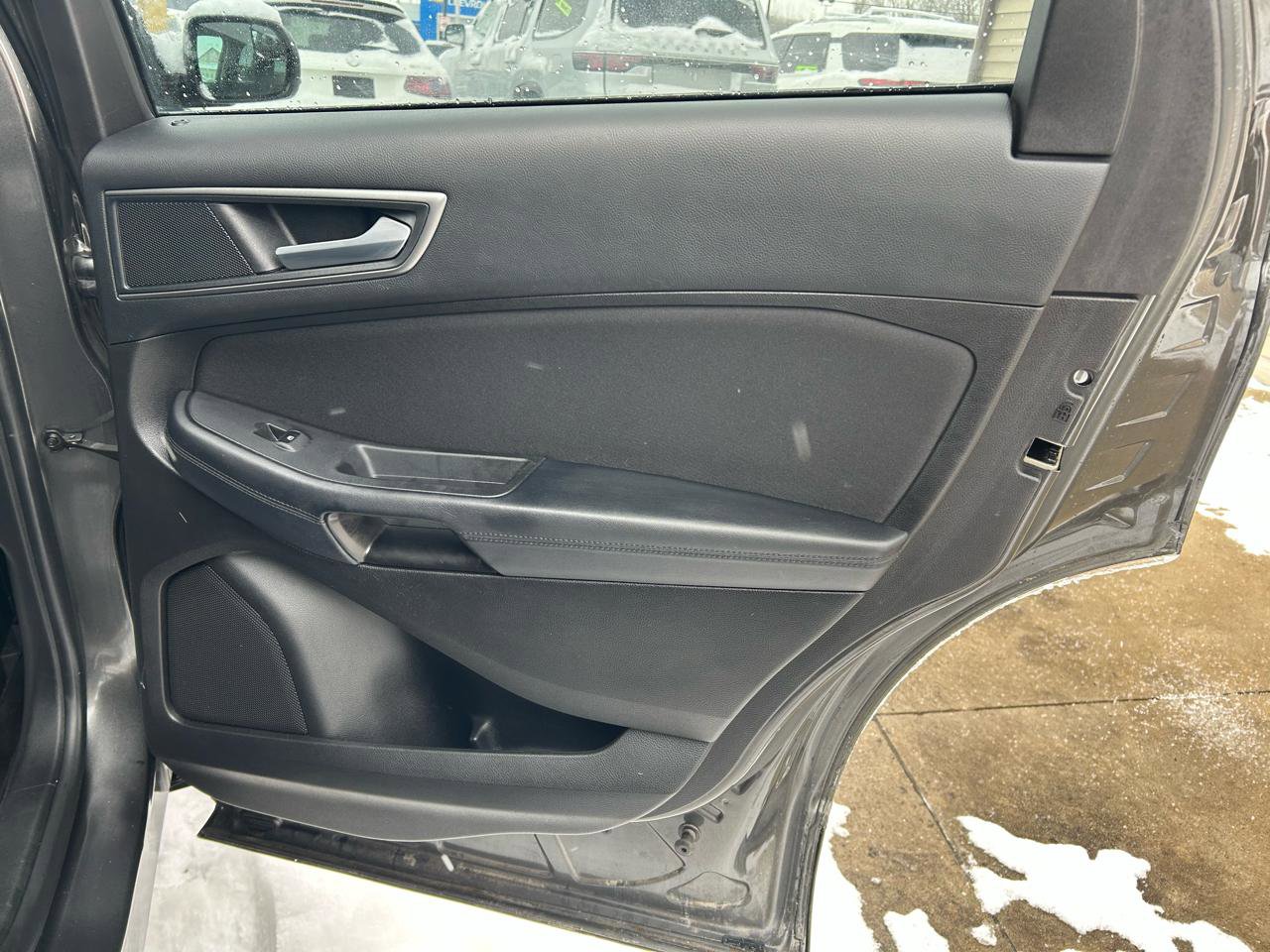 Used 2017 Ford Edge SE AWD/4WD image 15