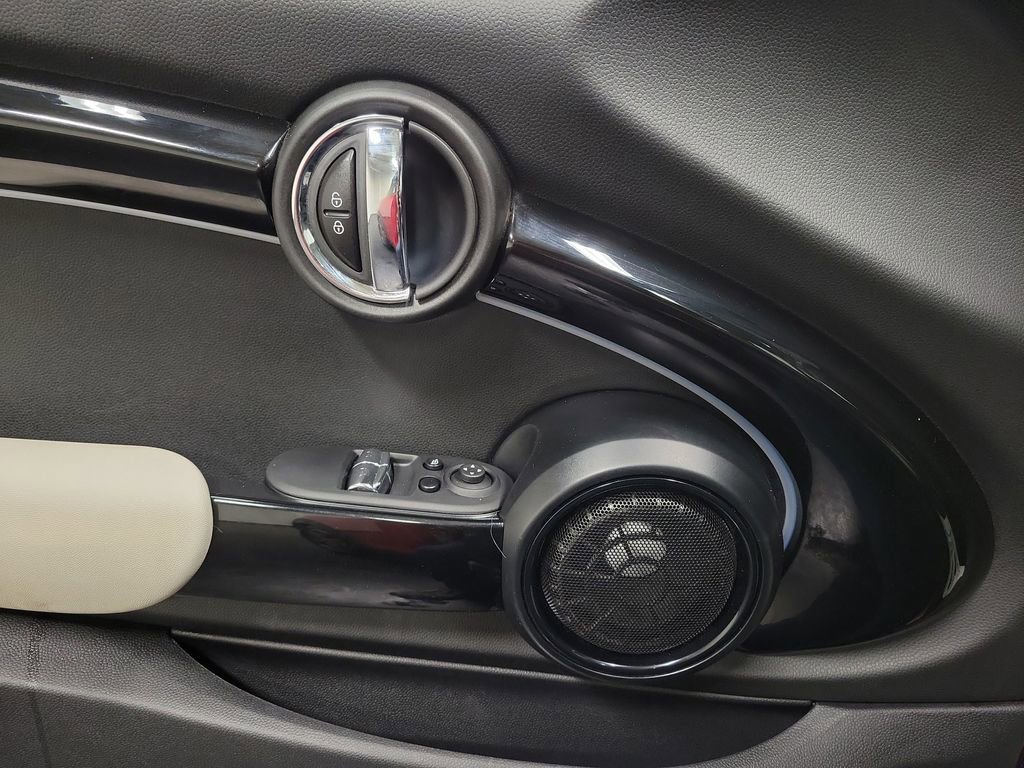 Used 2023 MINI Cooper SE image 19