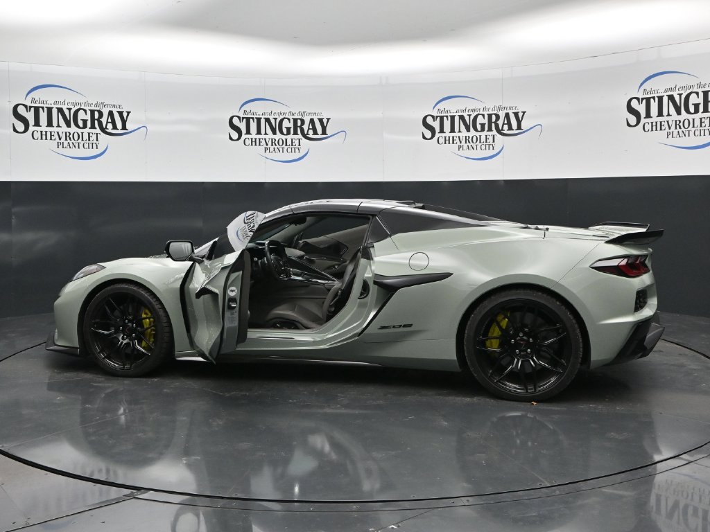 Used 2024 Chevrolet Corvette Z06 w/ Stealth Interior Trim Package RWD image 37