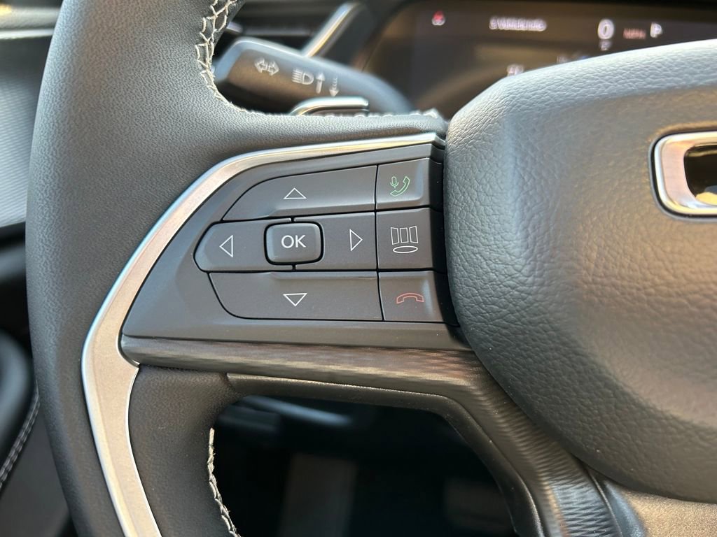 New 2025 Jeep Grand Cherokee L Altitude image 16