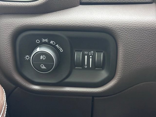 New 2026 RAM 3500 Laramie AWD/4WD image 16