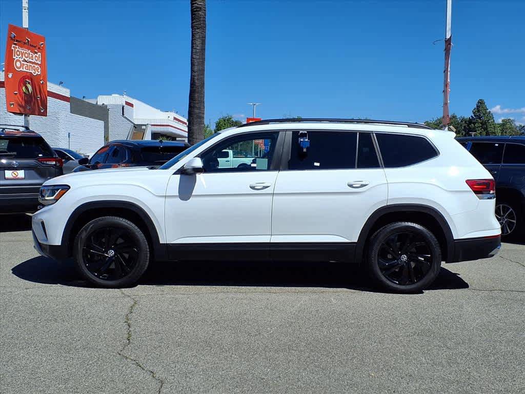 Used 2023 Volkswagen Atlas SE w/ Panoramic Sunroof Package image 3