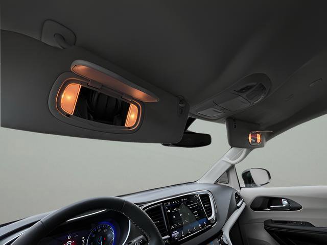 Used 2024 Chrysler Pacifica Touring-L FWD image 27