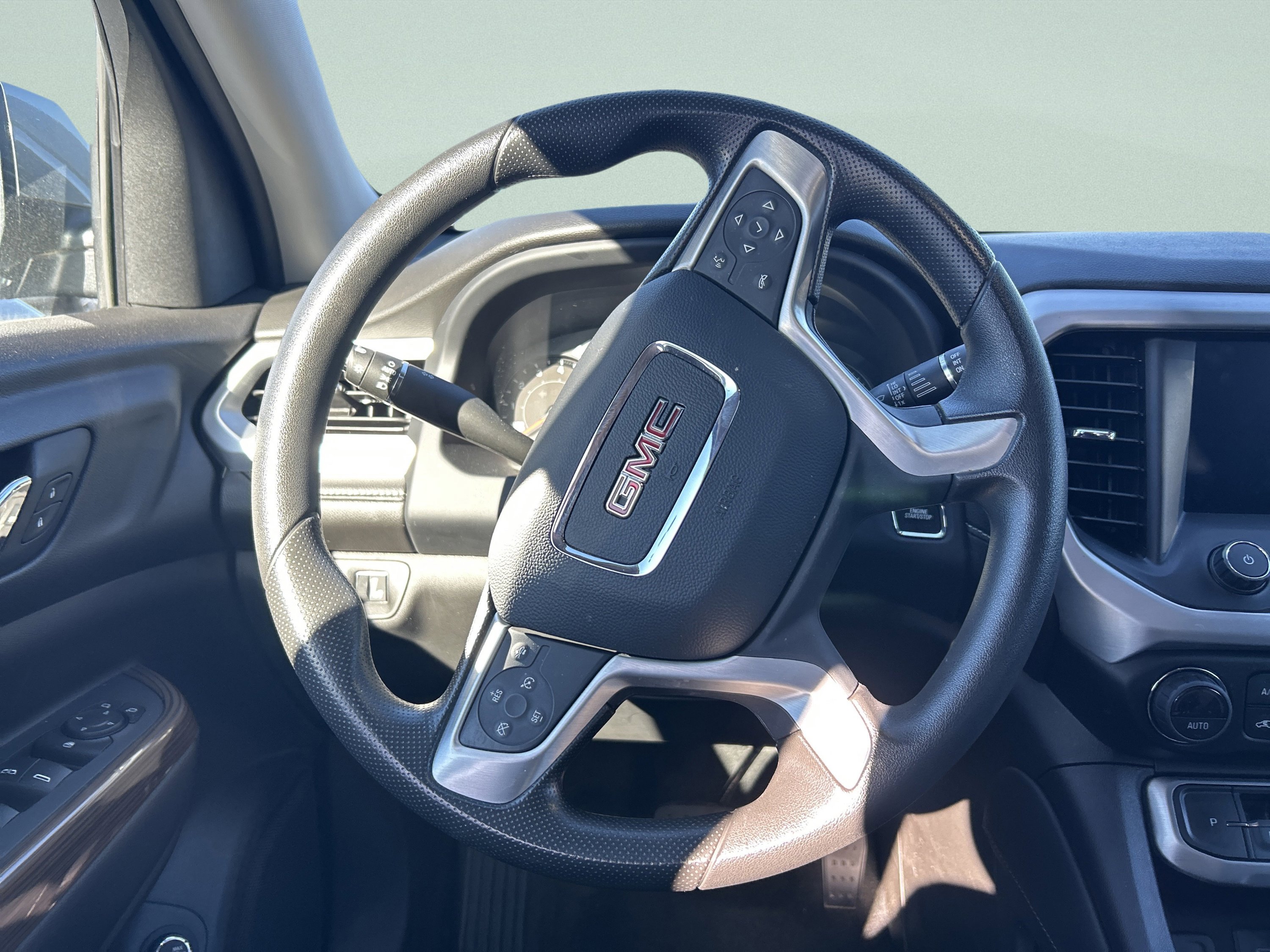 Used 2023 GMC Acadia SLE w/ Driver Convenience Package image 54