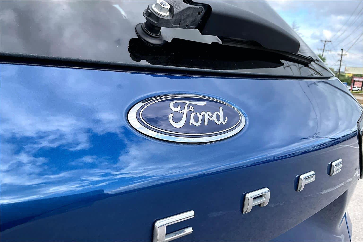 Used 2022 Ford Escape SE w/ SE Sport Appearance Package AWD/4WD image 30