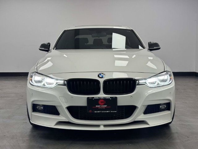 Used 2016 BMW 340i xDrive Sedan w/ Technology Package AWD/4WD image 4