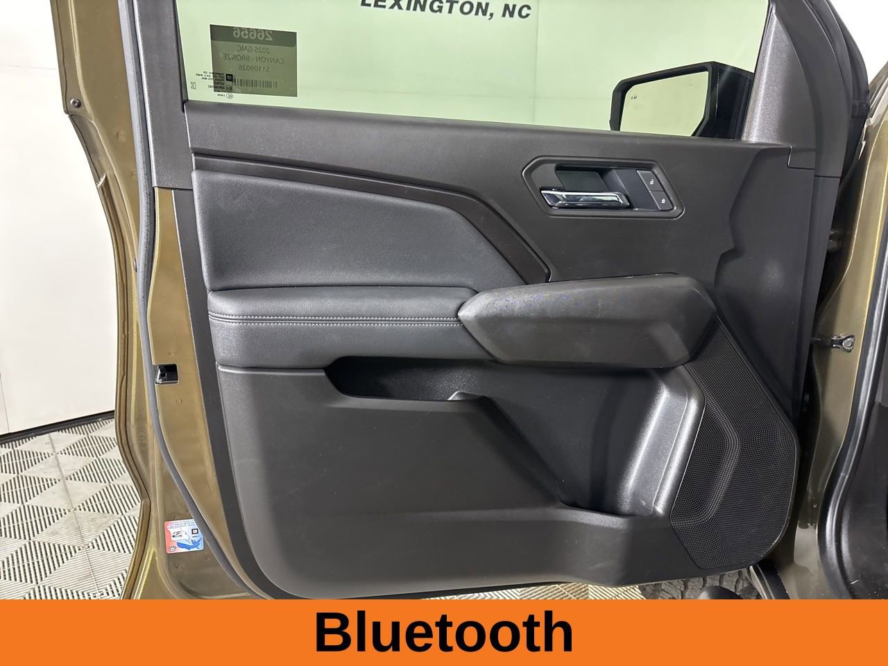 Used 2025 GMC Canyon Elevation image 8