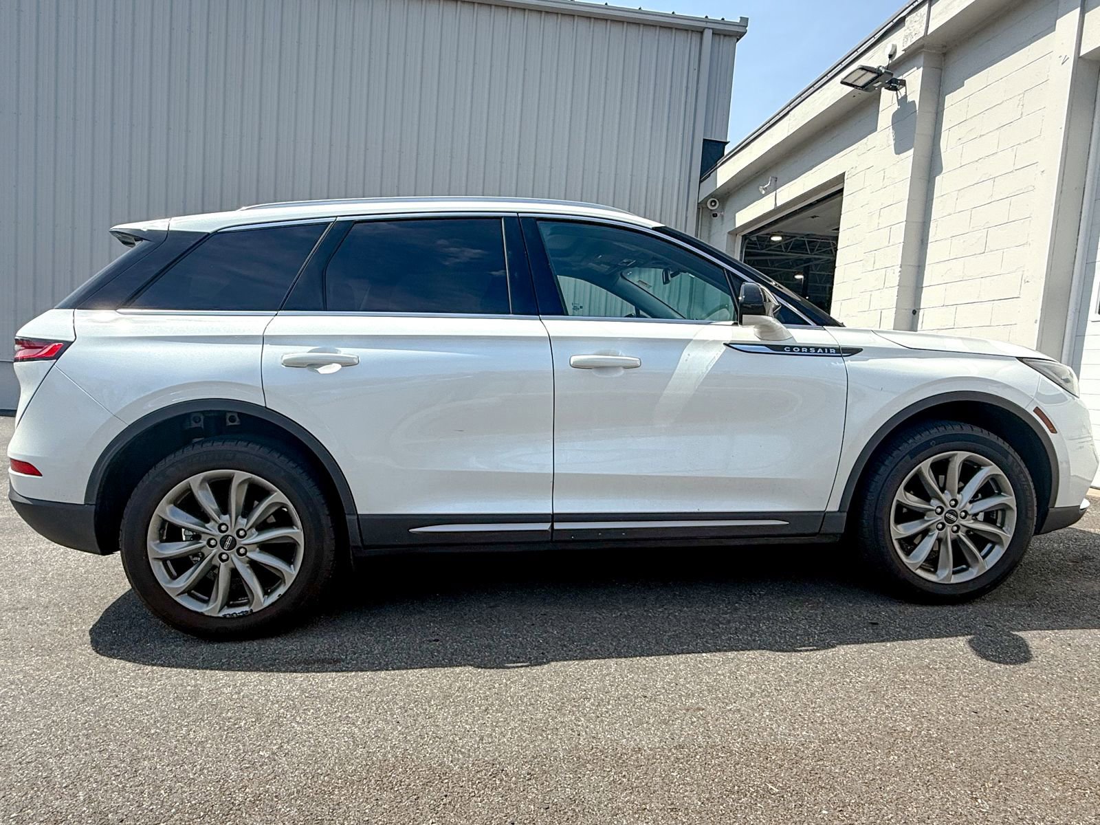 Used 2022 Lincoln Corsair AWD w/ Premium Package image 8