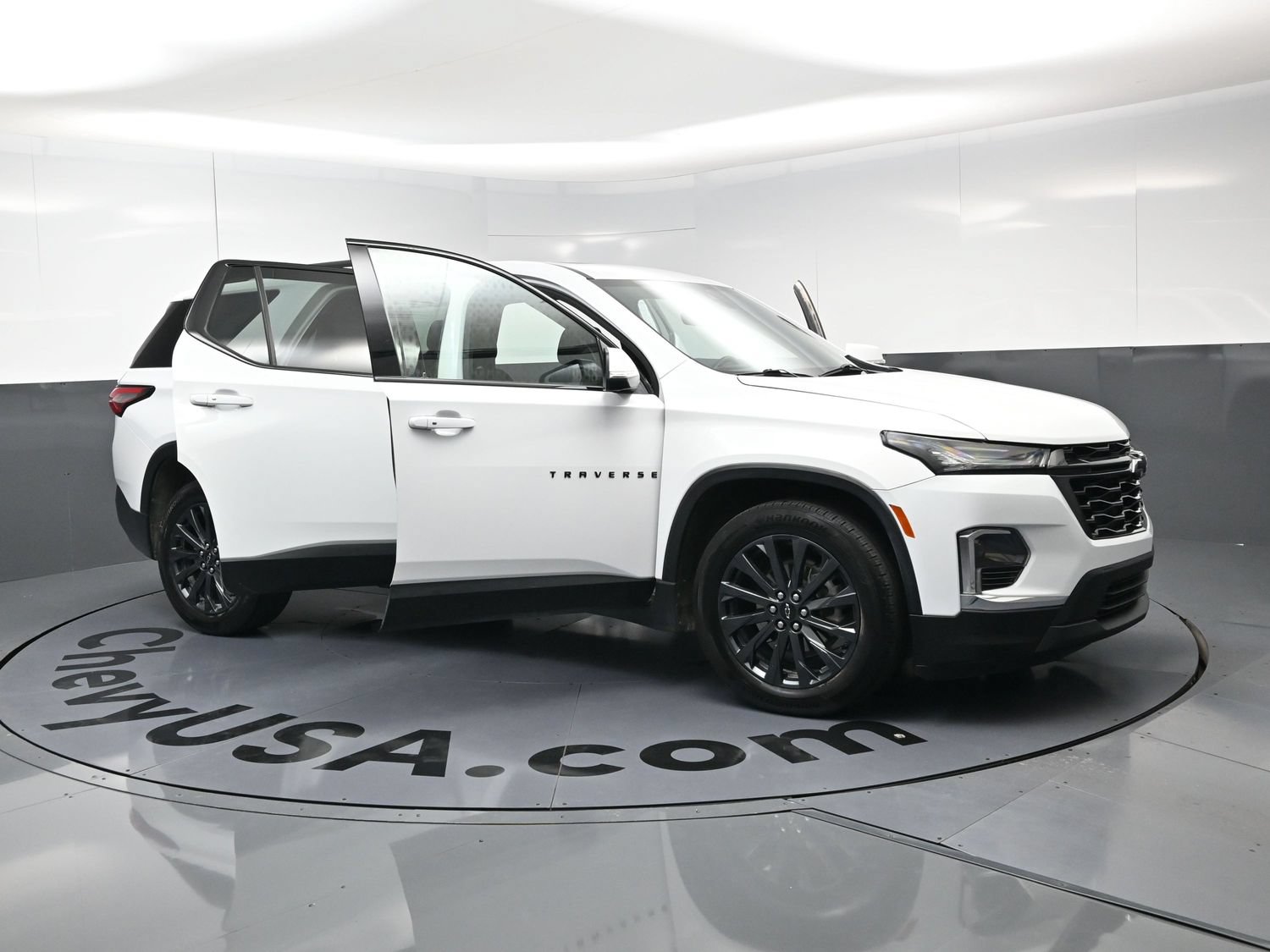 Used 2023 Chevrolet Traverse RS AWD/4WD image 25