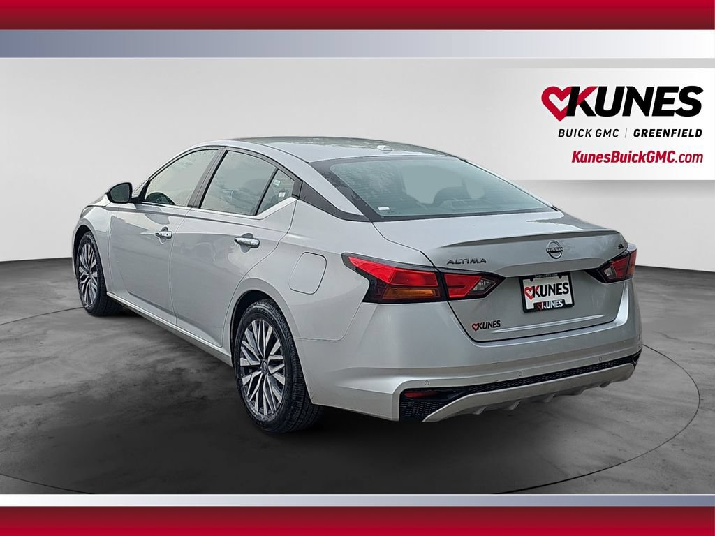 Used 2024 Nissan Altima 2.5 SV FWD image 8
