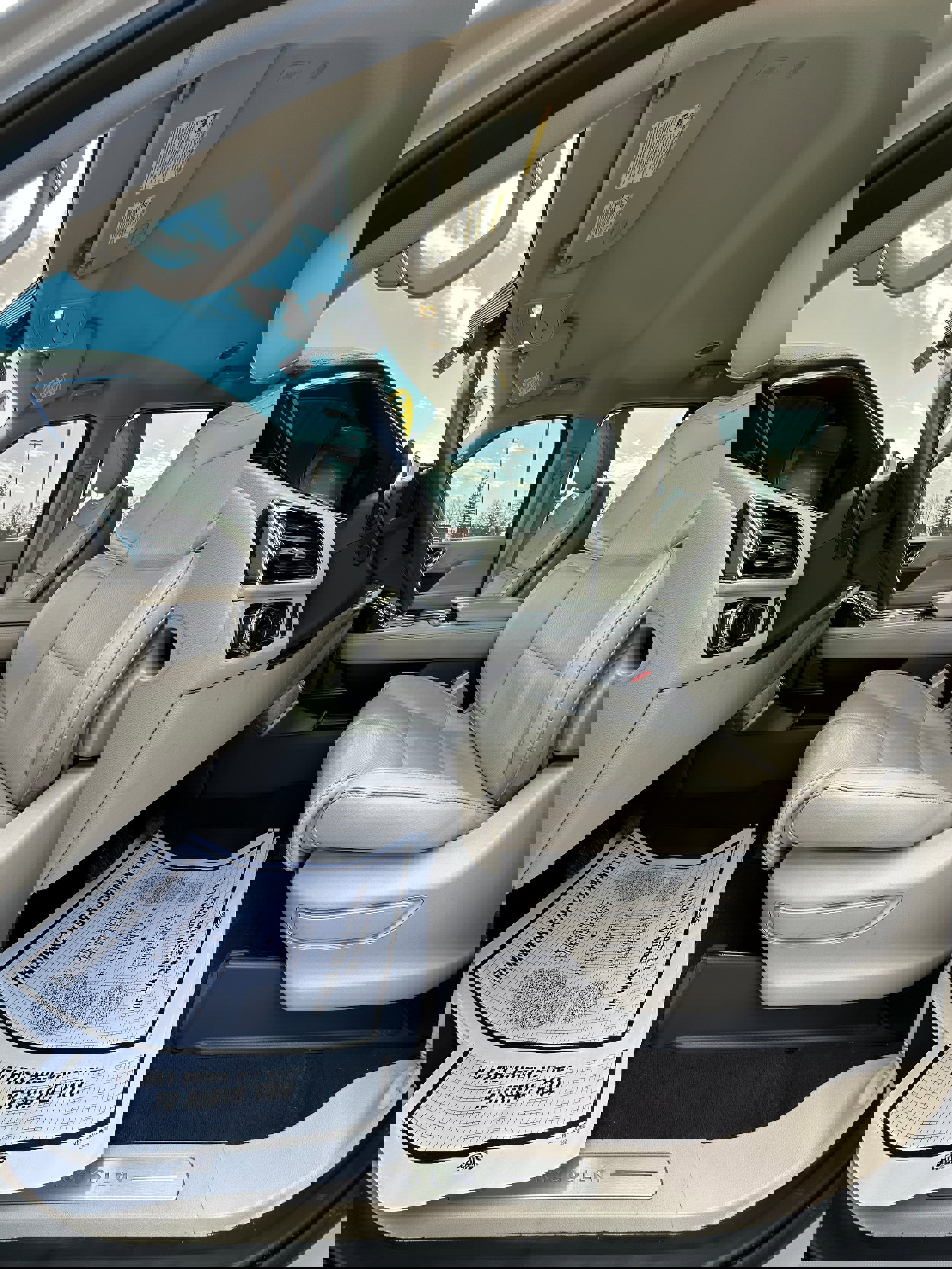 Used 2019 Lincoln Navigator Premiere image 10