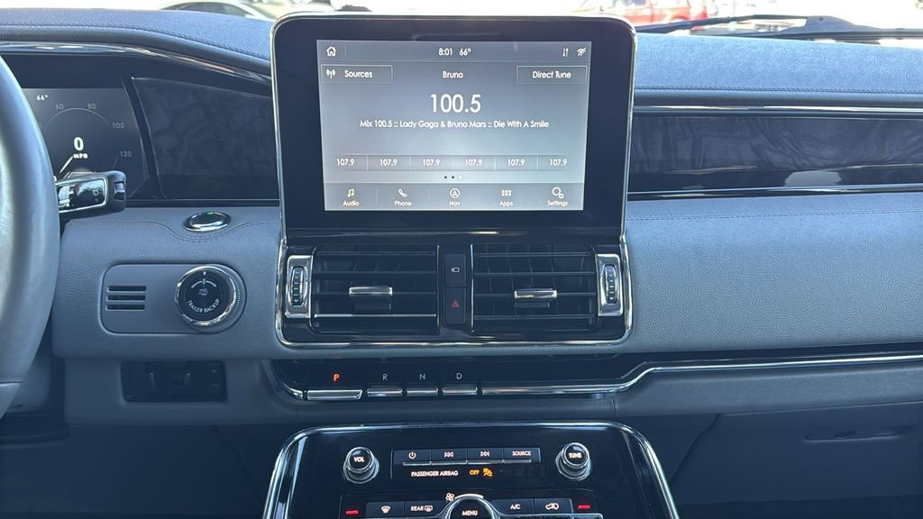 Used 2021 Lincoln Navigator L Reserve w/ Luxury Package AWD/4WD image 12