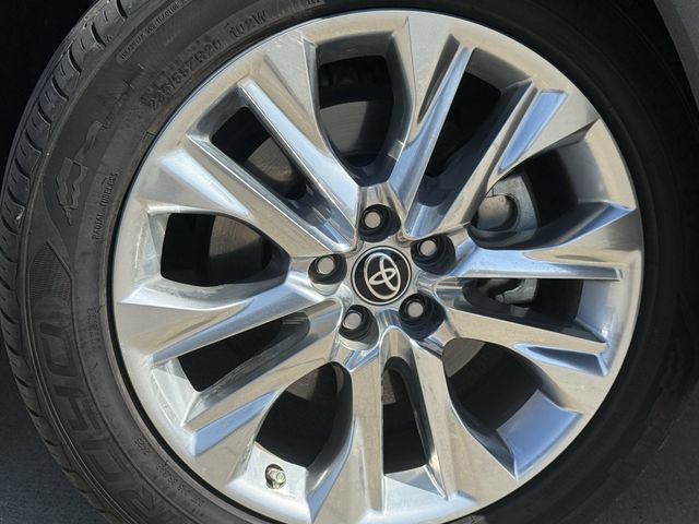 Used 2021 Toyota Highlander Limited AWD/4WD image 10