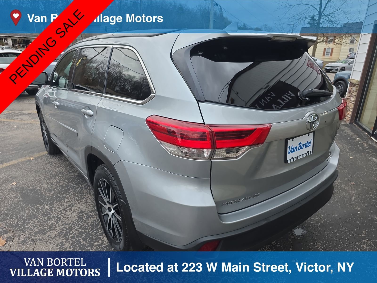Used 2018 Toyota Highlander SE image 7