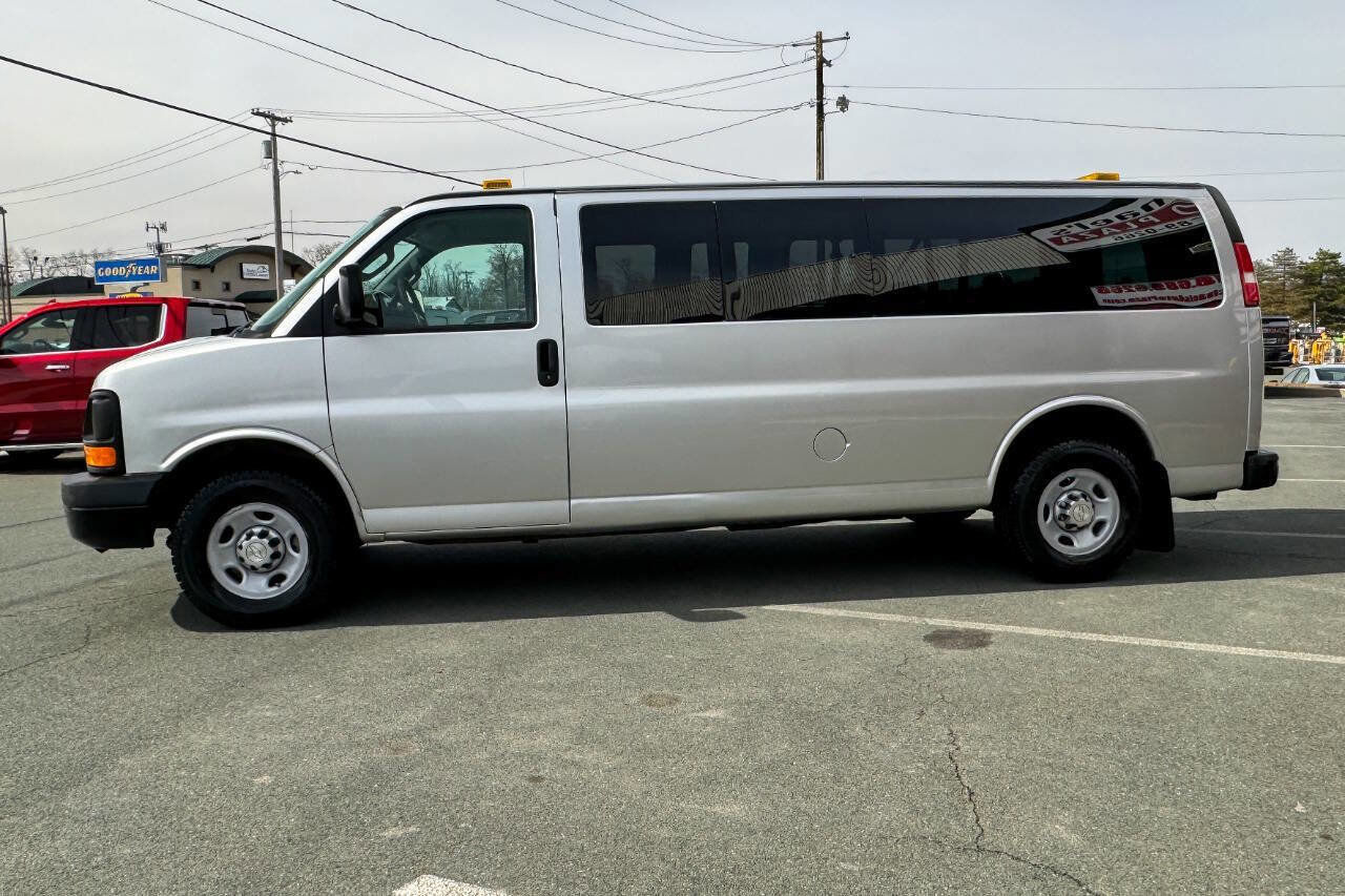 Used 2016 Chevrolet Express 3500 LS image 7