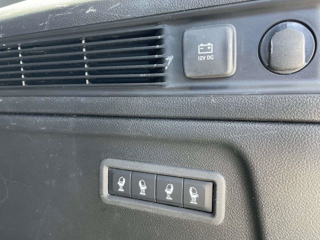Used 2024 Jeep Wagoneer L Series II w/ Flexible Seating Group AWD/4WD image 11