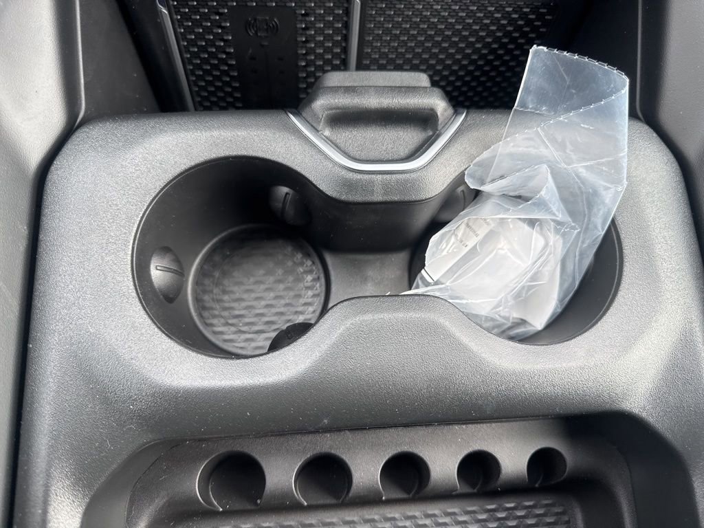 New 2026 RAM 1500 4x4 Crew Cab image 28