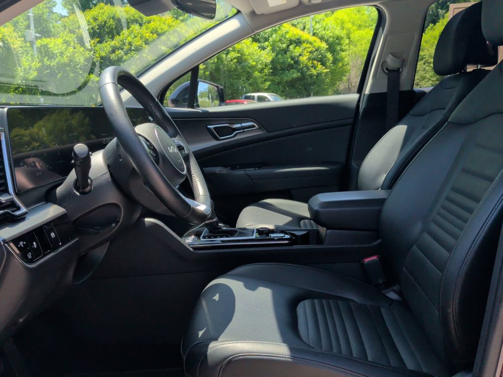 Used 2025 Kia Sportage SX FWD image 10