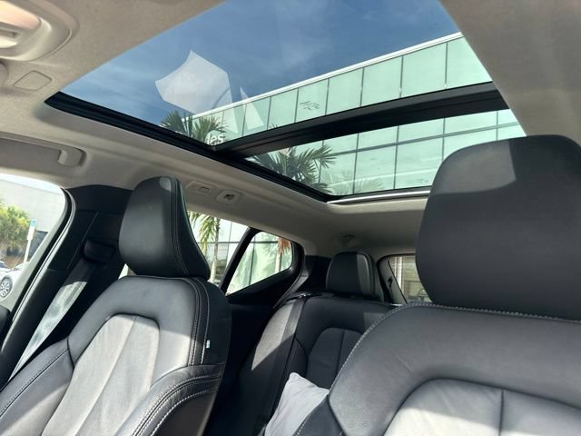 Used 2024 Volvo XC40 B5 Plus AWD/4WD image 13