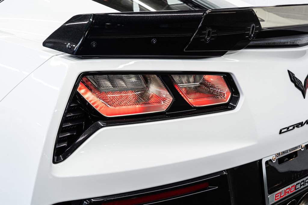 Used 2015 Chevrolet Corvette Z06 w/ 3LZ Preferred Equipment Group image 21