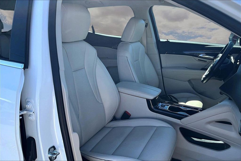 Used 2023 Buick Envision Essence w/ Technology Package I image 29