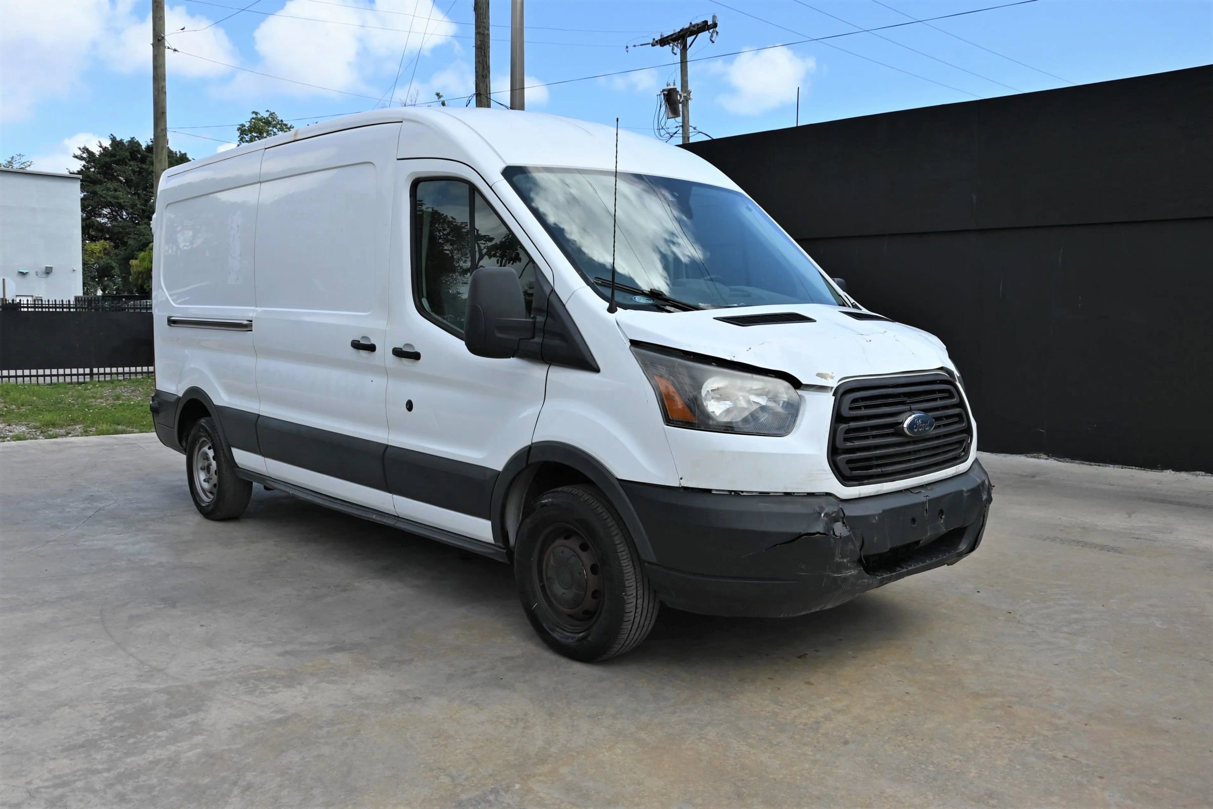 Used 2017 Ford Transit 150 148 Medium Roof video 2