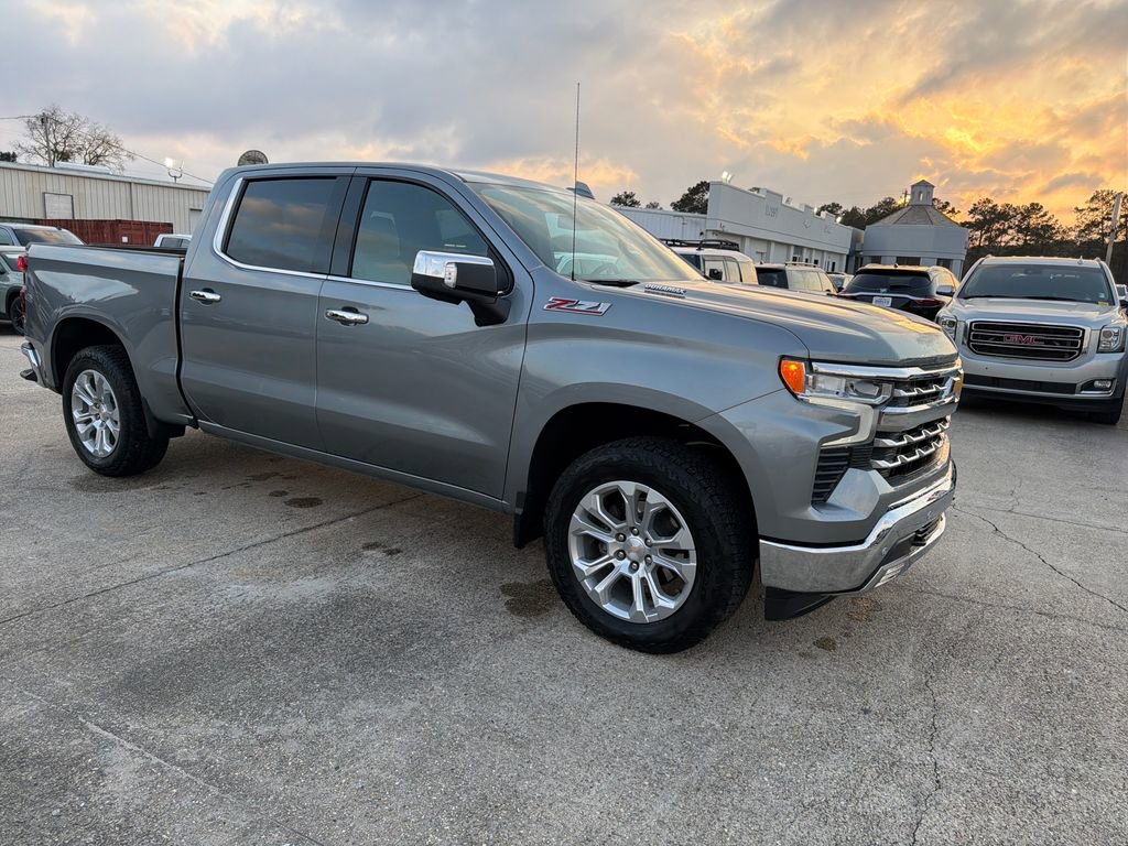 Used 2025 Chevrolet Silverado 1500 LTZ w/ Z71 Off-Road Package image 9