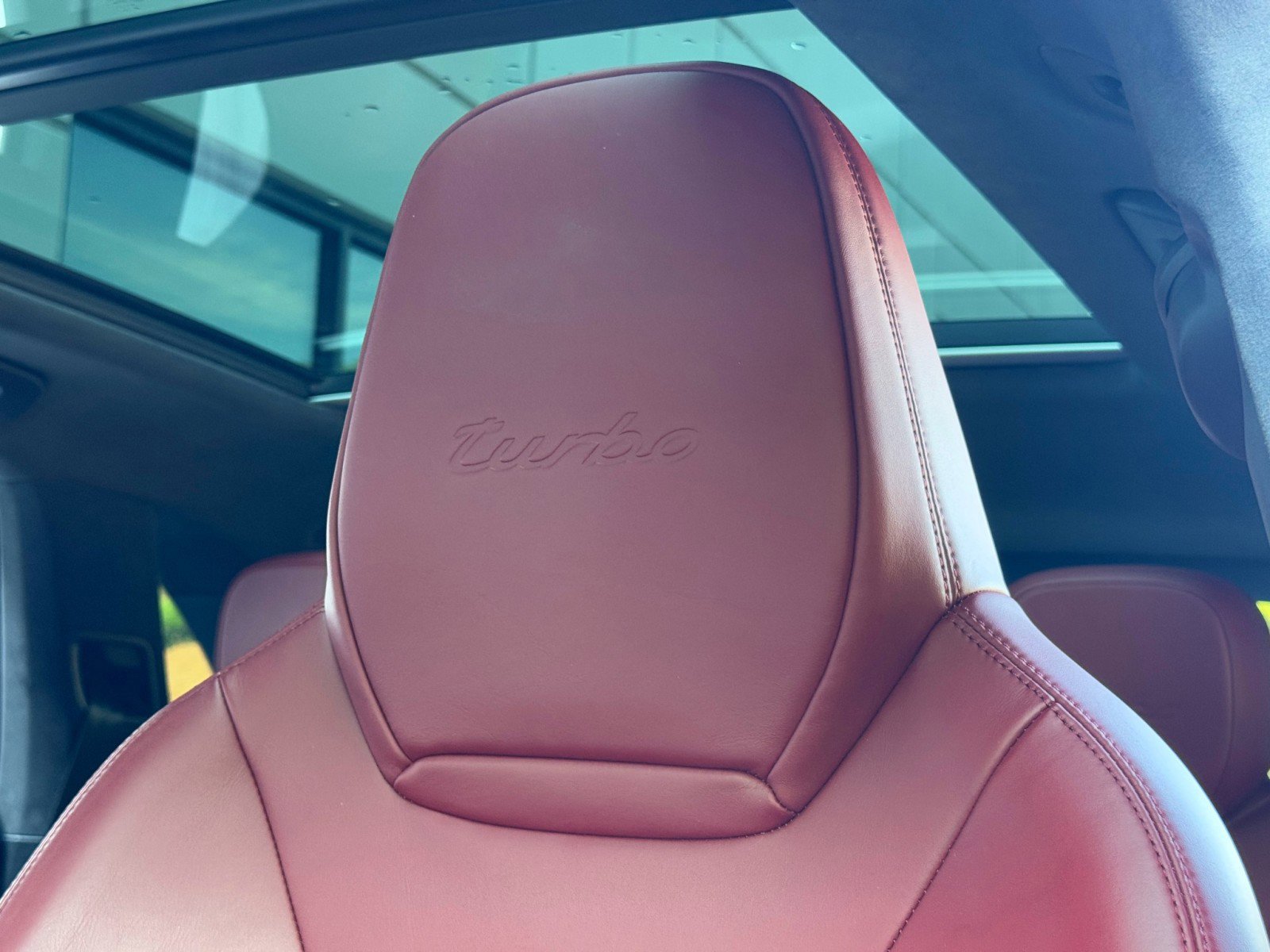 Used 2020 Porsche Cayenne Turbo image 38