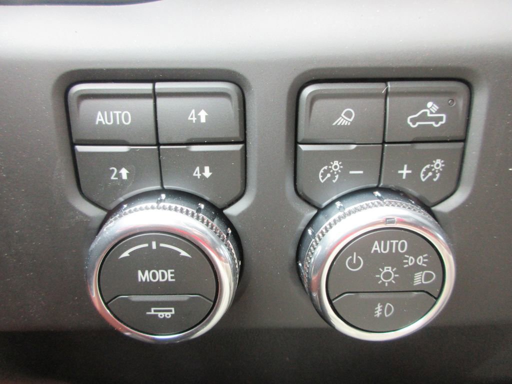 New 2026 GMC Sierra 3500 Denali Ultimate AWD/4WD image 18