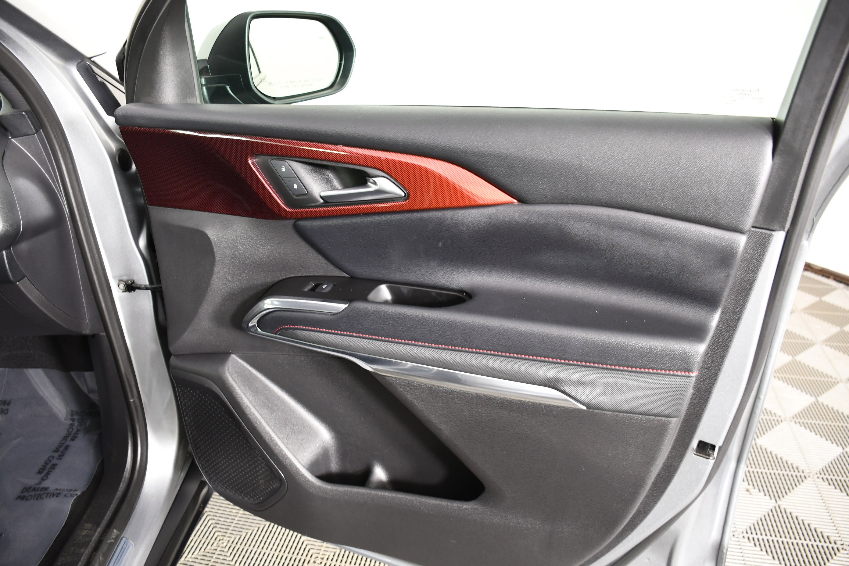 Used 2025 Chevrolet Traverse Z71 image 38