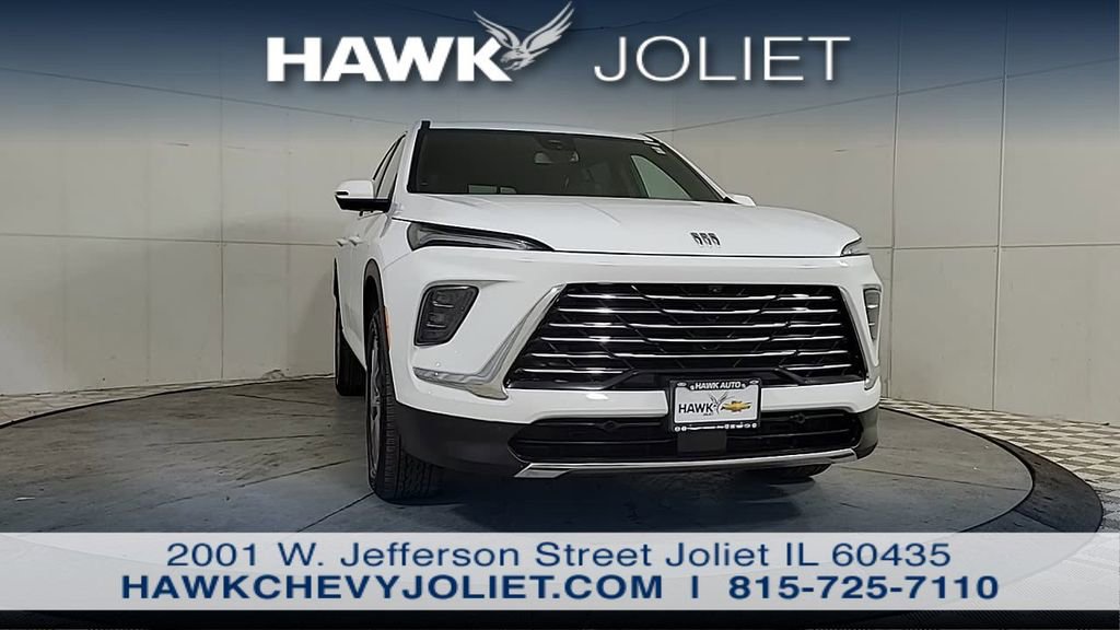 Used 2025 Buick Enclave Preferred image 3