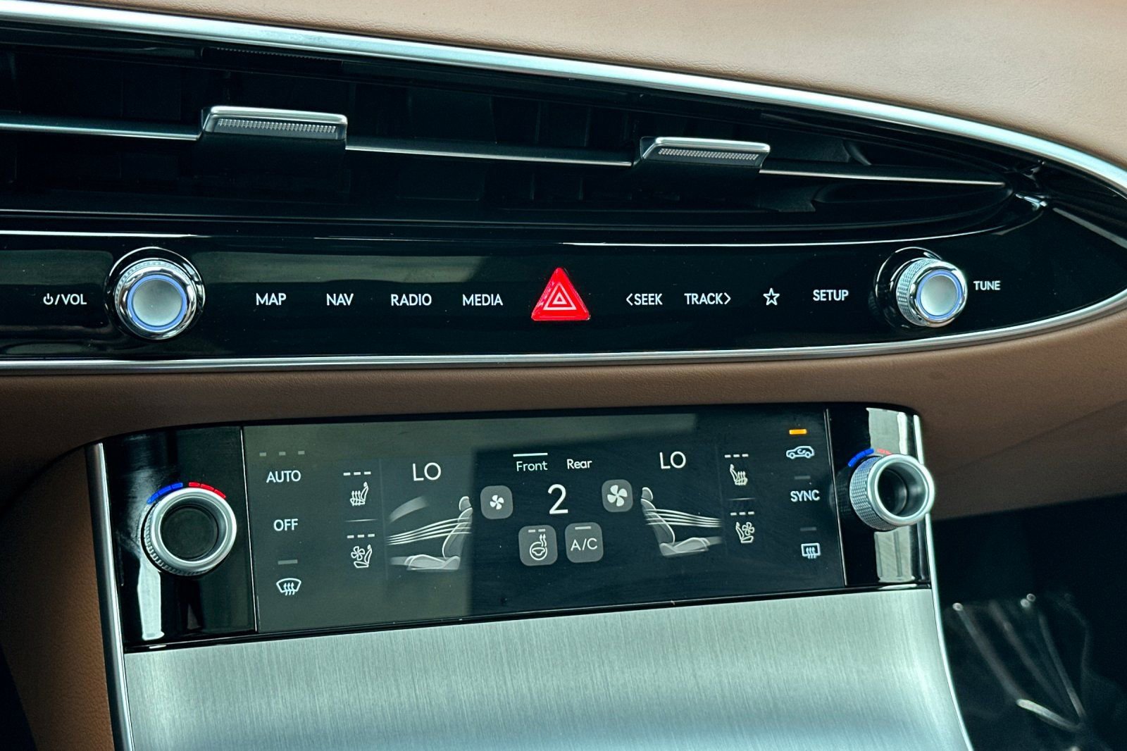 Used 2026 Genesis GV70 2.5T Advanced image 22