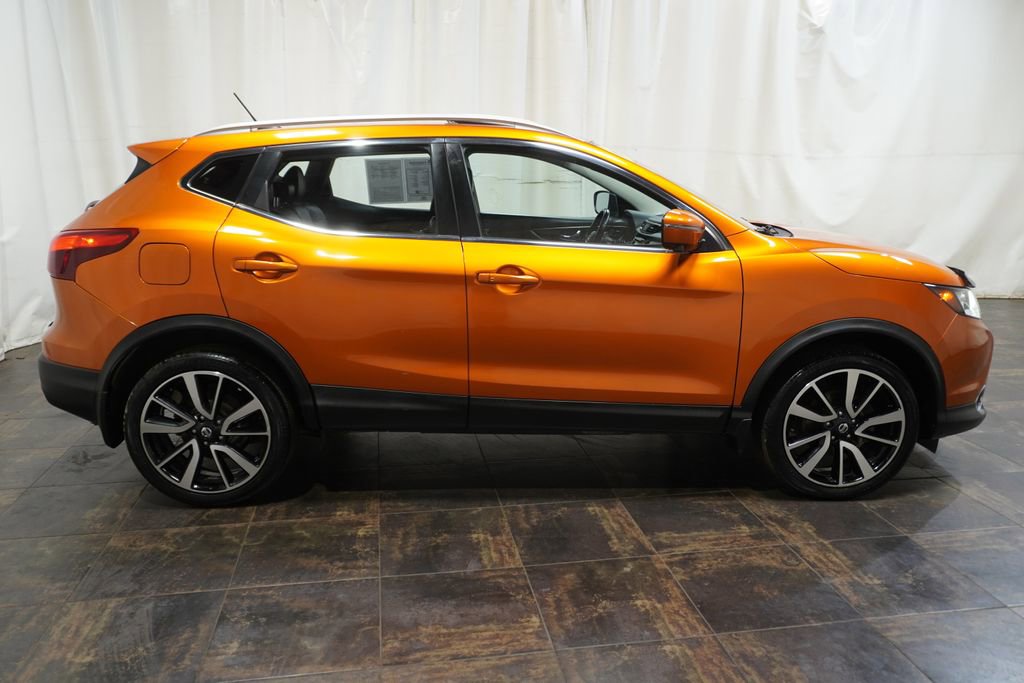 Used 2017 Nissan Rogue Sport SL w/ SL Premium Package image 4