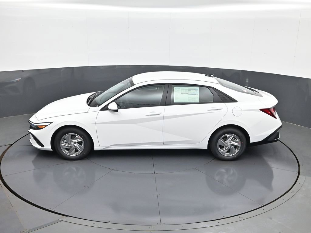 New 2026 Hyundai Elantra SE FWD image 20